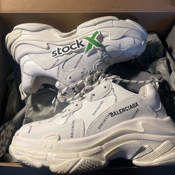Balenciaga Triple S - Picture 2 of 15